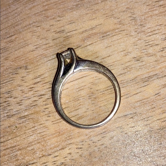 Diamond engagement ring w/papers. Wht gold - Picture 5 of 9